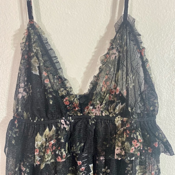 Black floral sheer strappy V-neck ruffle open back overlay midi dress. Pretty!🌸 - Picture 16 of 16